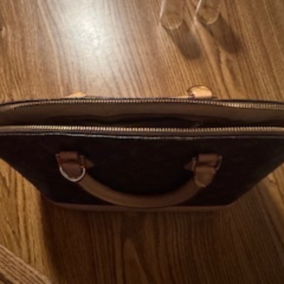 Elegant tan leather fun bag - Picture 9 of 10